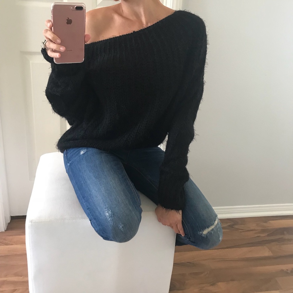 🆕Relaxing Off The Shoulder Sweater